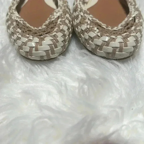 Sergio Rossi Cream/Tan Patent Woven Sling-backs made in Italy - Picture 6 of 10